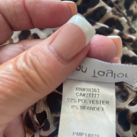 Swim Cover-up - Size L - Washed but never worn as I have short arms! - Picture 5 of 5